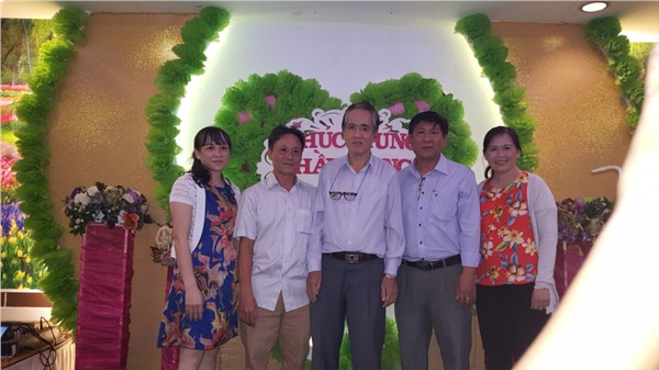 Chia tay Giáo viên về hưu